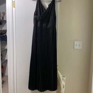 Black BR dress with pleated skirt size 6